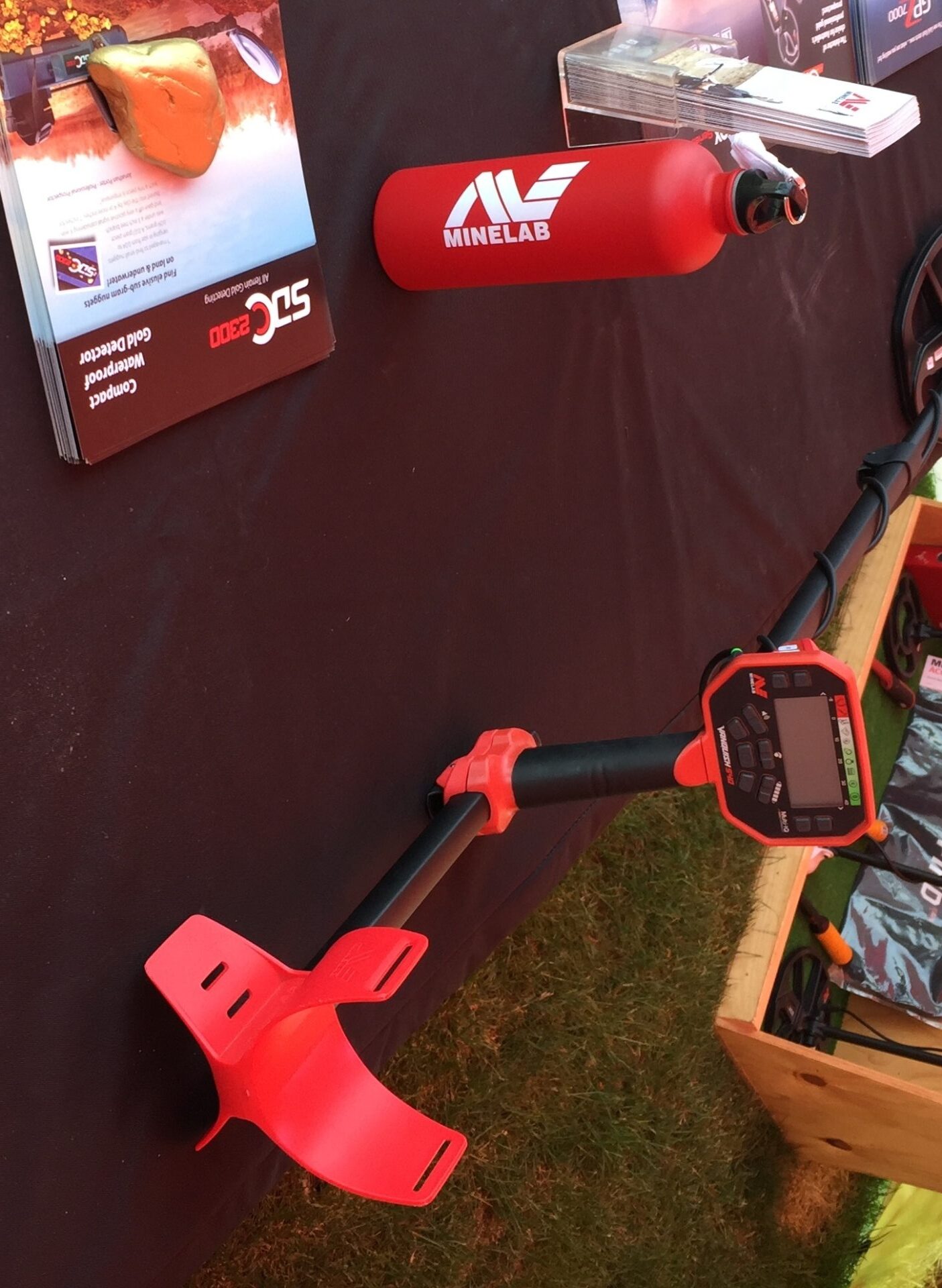 Minelab Vanquish 440 Metal Detector - Image 3